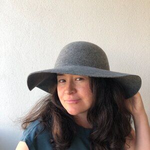 Galeries Lafayette Grey Wool Wide Brim Adjustable Hat Size 7